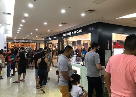 Saiba como vai funcionar comércio de Manaus no feriado