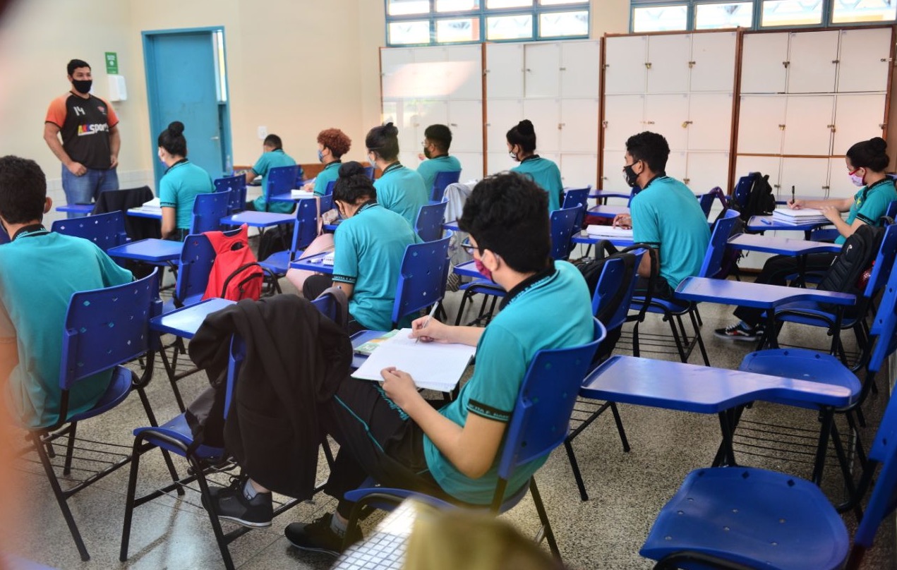 Mais de 111 mil alunos do ensino fundamental vão voltar às aulas em Manaus