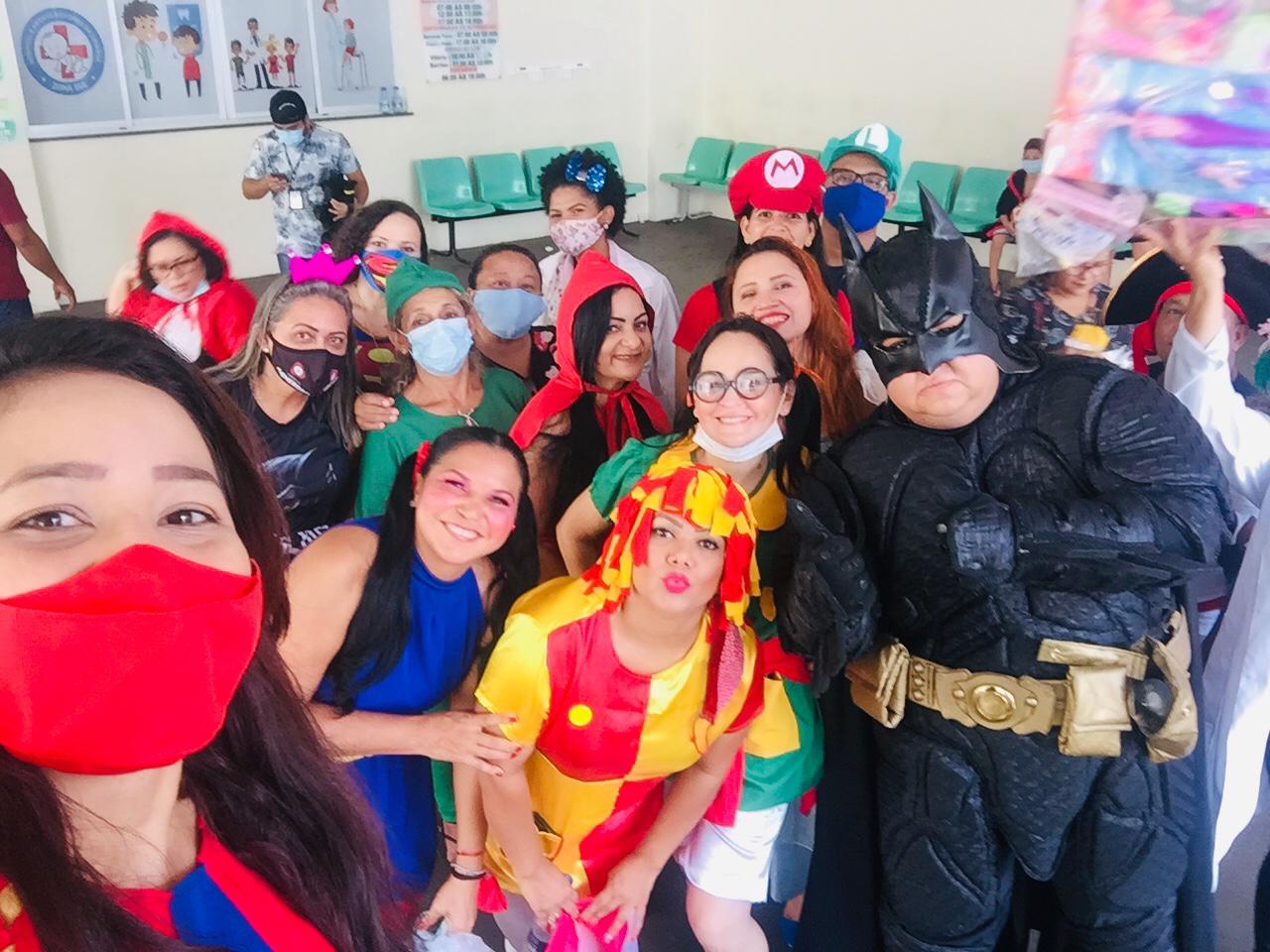 'Heróis nos Hospitais' levam brinquedos à crianças internadas em Manaus