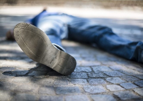 Homem morre após bater cabeça durante ataque epiléptico em rua de Manaus