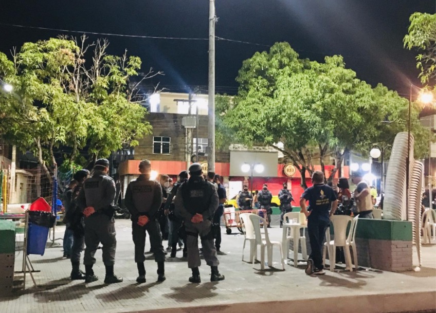 Bares e festa em floricultura são fechados descumprindo decreto em Manaus