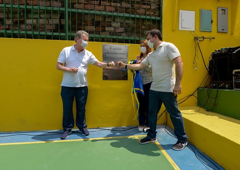 No mês de aniversário, Manaus ganha quadra esportiva revitalizada