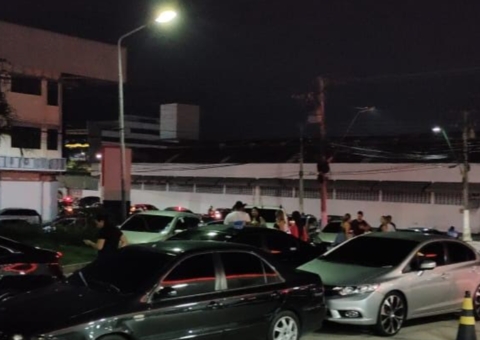 Festa clandestina com mais de 700 pessoas é encerrada no Tarumã