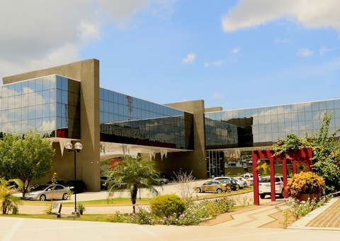 TCE Amazonas prioriza transparência com assinatura de sistema de busca