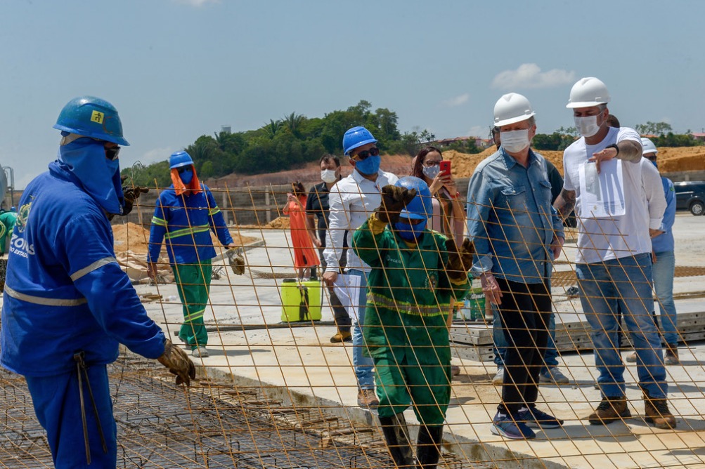 Terminal 6 deve ser entregue em dezembro, garante prefeito de Manaus