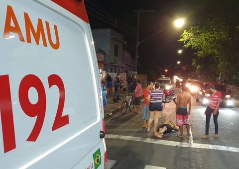 Homem tem perna dilacerada ao ser atropelado em Manaus