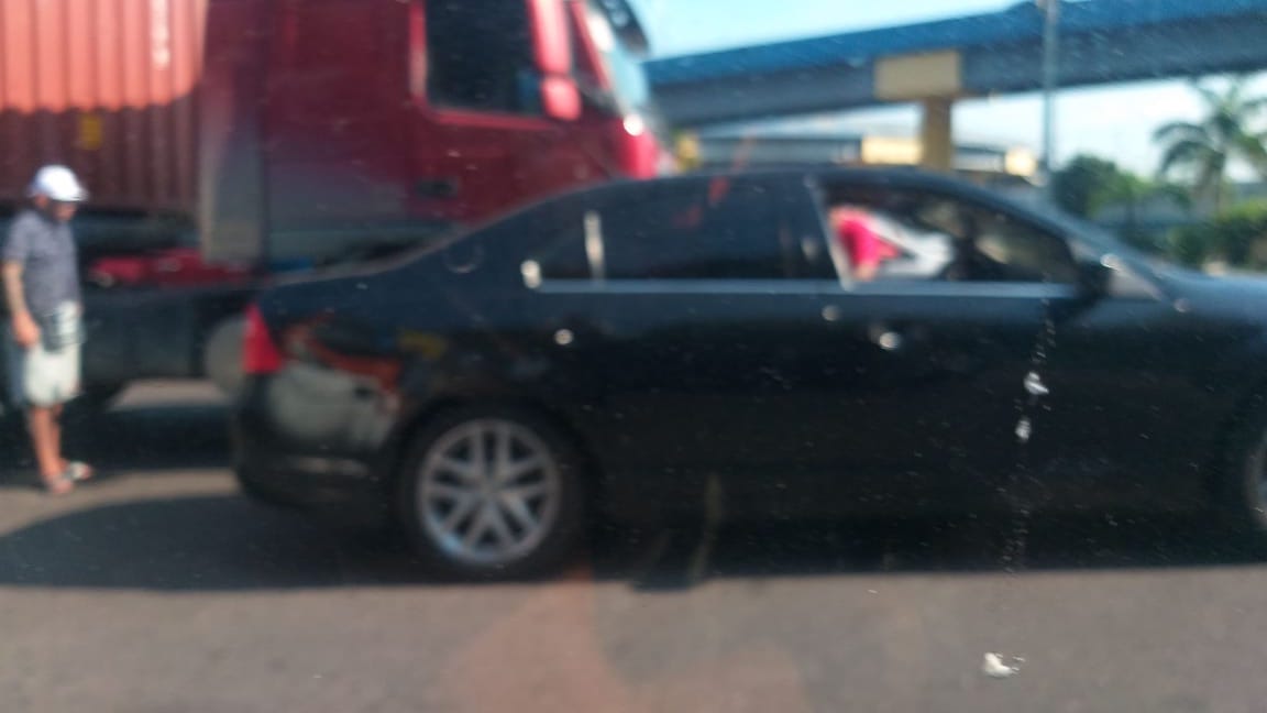 Acidentes em avenidas e ônibus em pane deixam trânsito 'infernal' em Manaus