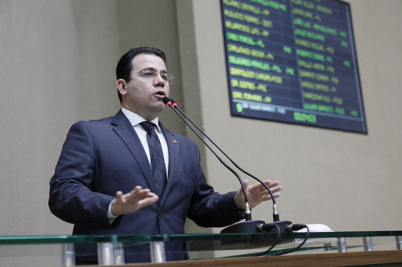 Profissionais de centro de reabilitação de Manaus estão sem salários