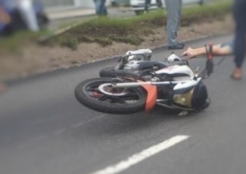 Motociclista fica gravemente ferido após acidente em avenida de Manaus