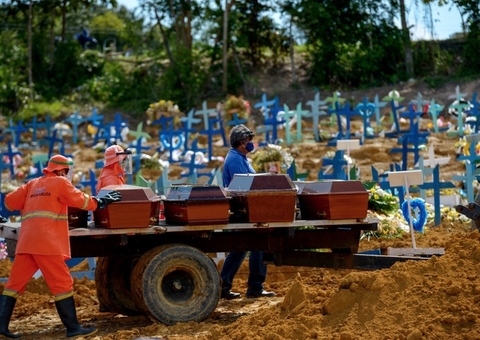 Manaus registra 110 sepultamentos nesta quarta; 36 por covid-19