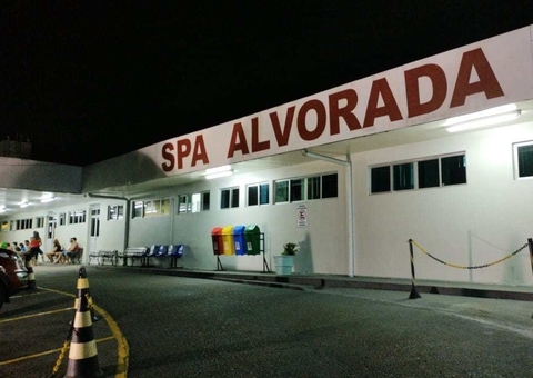 Garota de 14 anos morre e pai fica ferido em acidente em Manaus