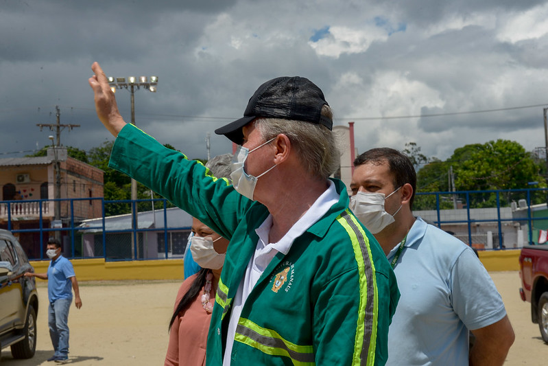 Mauazinho recebe campo de futebol revitalizado do prefeito de Manaus