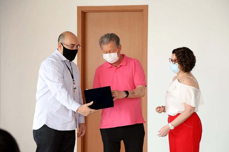 No CCC, prefeito de Manaus homenageia servidores da Previdência