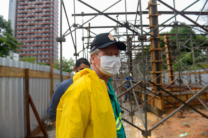 Prefeito de Manaus vistoria plataforma na Constantino e Cime Novo Aleixo