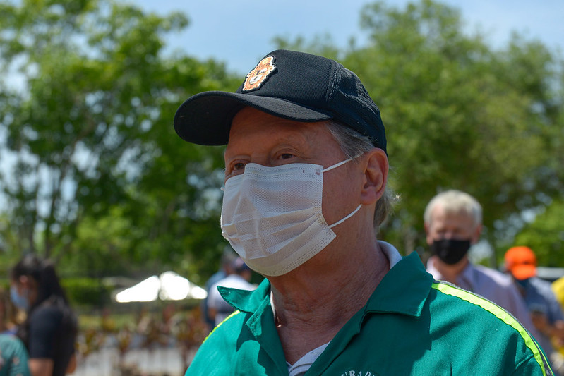 Prefeito de Manaus faz vistoria a obras de reconstrução de vias no DI