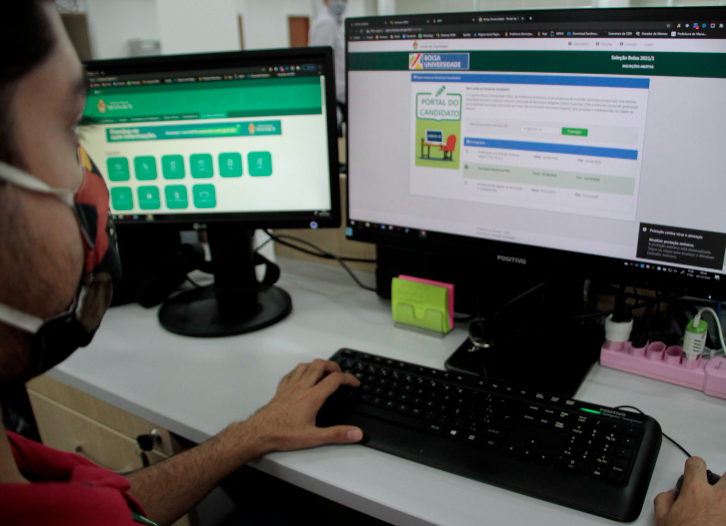 Entrega de documentos do Bolsa Universidade e Bolsa Pós tem datas alteradas