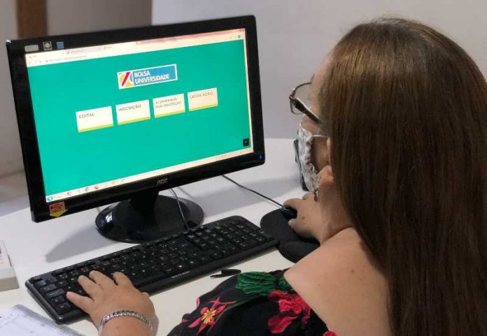 Prazo de recursos para Bolsas Universidade e Idiomas é prorrogado em Manaus