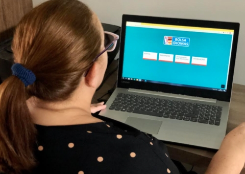 Bolsa Idiomas abre inscrições em Manaus