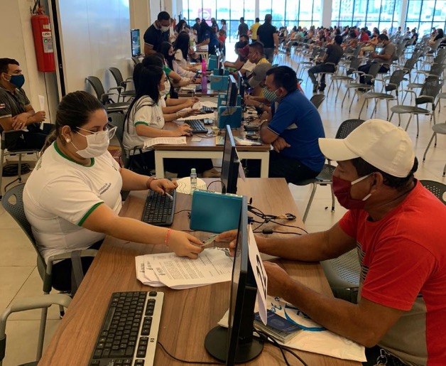 Moradores do Monte Horebe recebem 9ª parcela da bolsa-moradia
