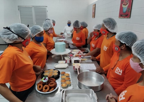 Detentas em Manaus recebem capacitação e buscam independência financeira