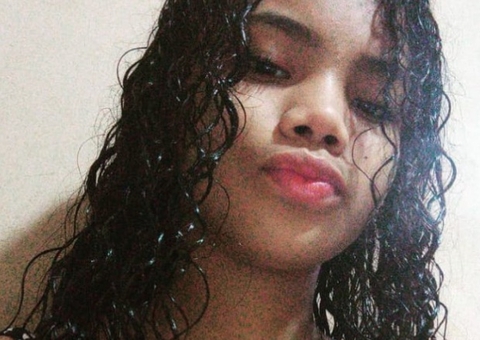 Desesperada, mãe pede ajuda para encontrar filha desaparecida em Manaus