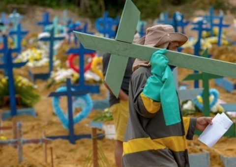 Dez pessoas morrem de Covid-19 em Manaus na sexta-feira