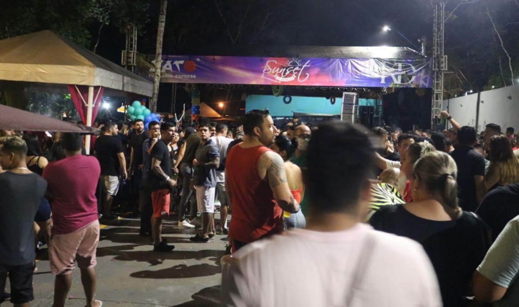 Festa clandestina ‘Sunset’ com 1,5 mil pessoas é fechada em Manaus