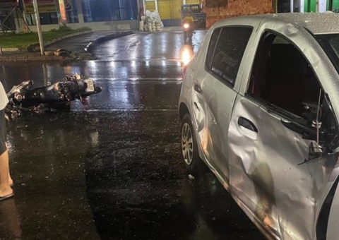 Entregador fica ferido durante colisão entre carro e motocicleta em Manaus 