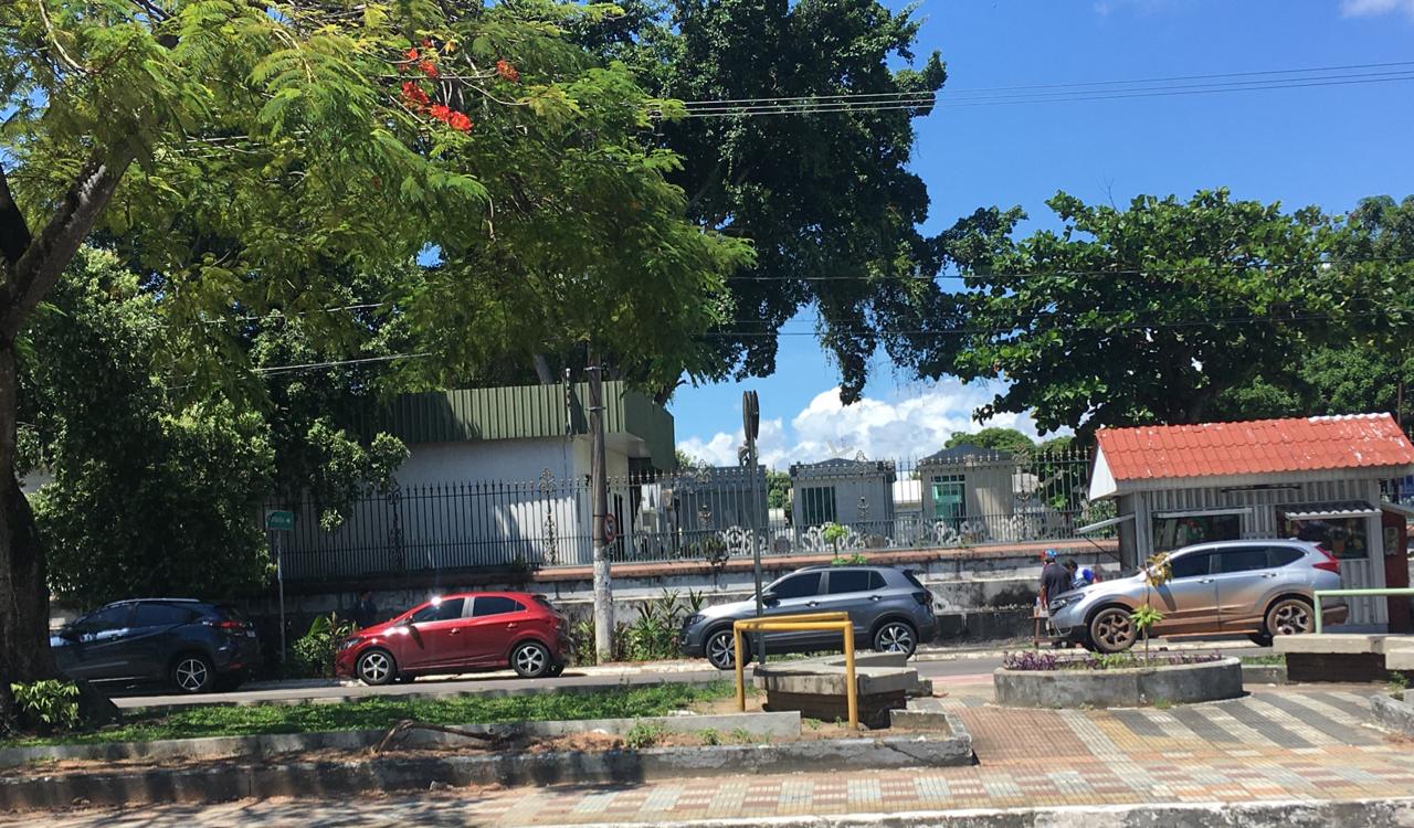 Familiares criam forma diferente de homenagear finados em Manaus