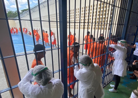 Detentos do Compaj recebem vacina contra sarampo e H1N1 em Manaus