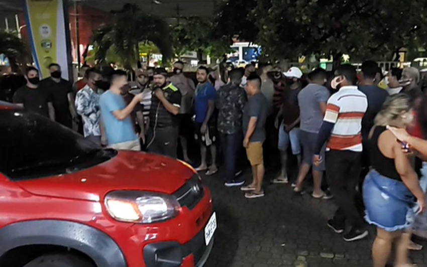 Motoristas brigam no trânsito e confusão vai parar na delegacia de Manaus