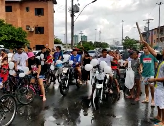 Vídeo: Amigos e família fazem última homenagem à criança morta no Prosamim