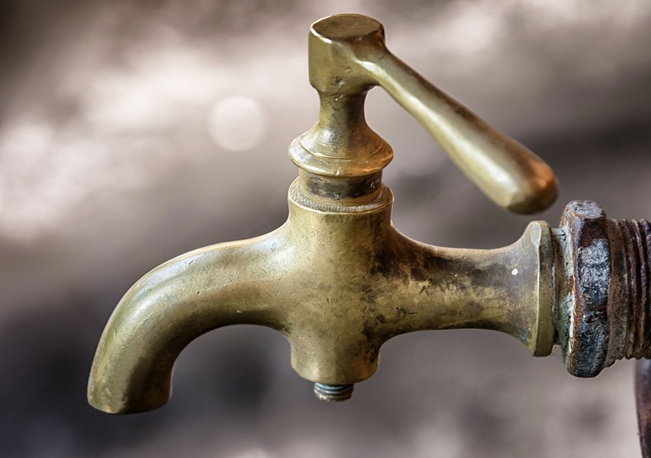 Moradores são pegos de surpresa com falta d’água em Manaus