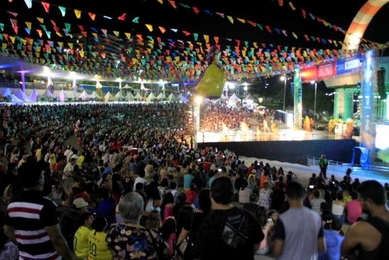 Covid leva à suspensão de eventos e liberação do Zona Azul em Manaus