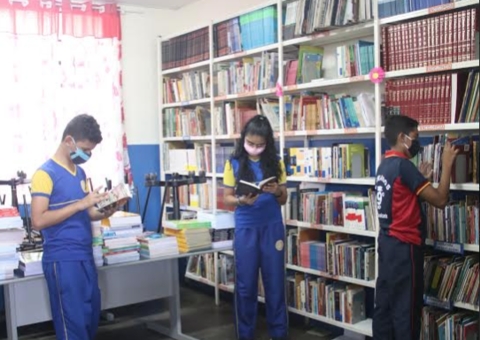 Começa campanha de devolução dos livros didáticos em Manaus