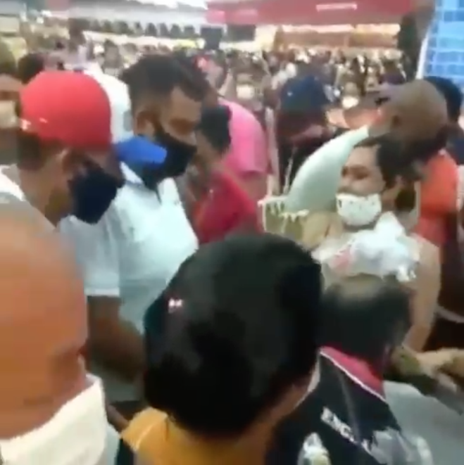 Vídeo: Clientes causam confusão em inauguração de supermercado em Manaus