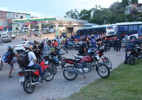 Motorista é preso tentando subornar policial em blitz em Manaus