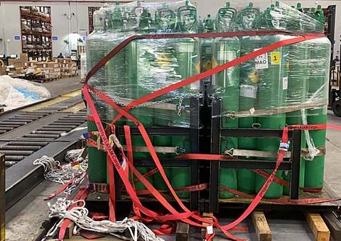 Oferta de oxigênio para hospitais de Manaus tem reforço de 200 cilindros