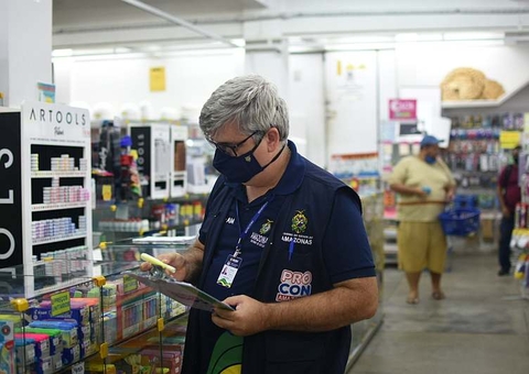 Procon-AM aponta variação de até 900% em preços de material escolar