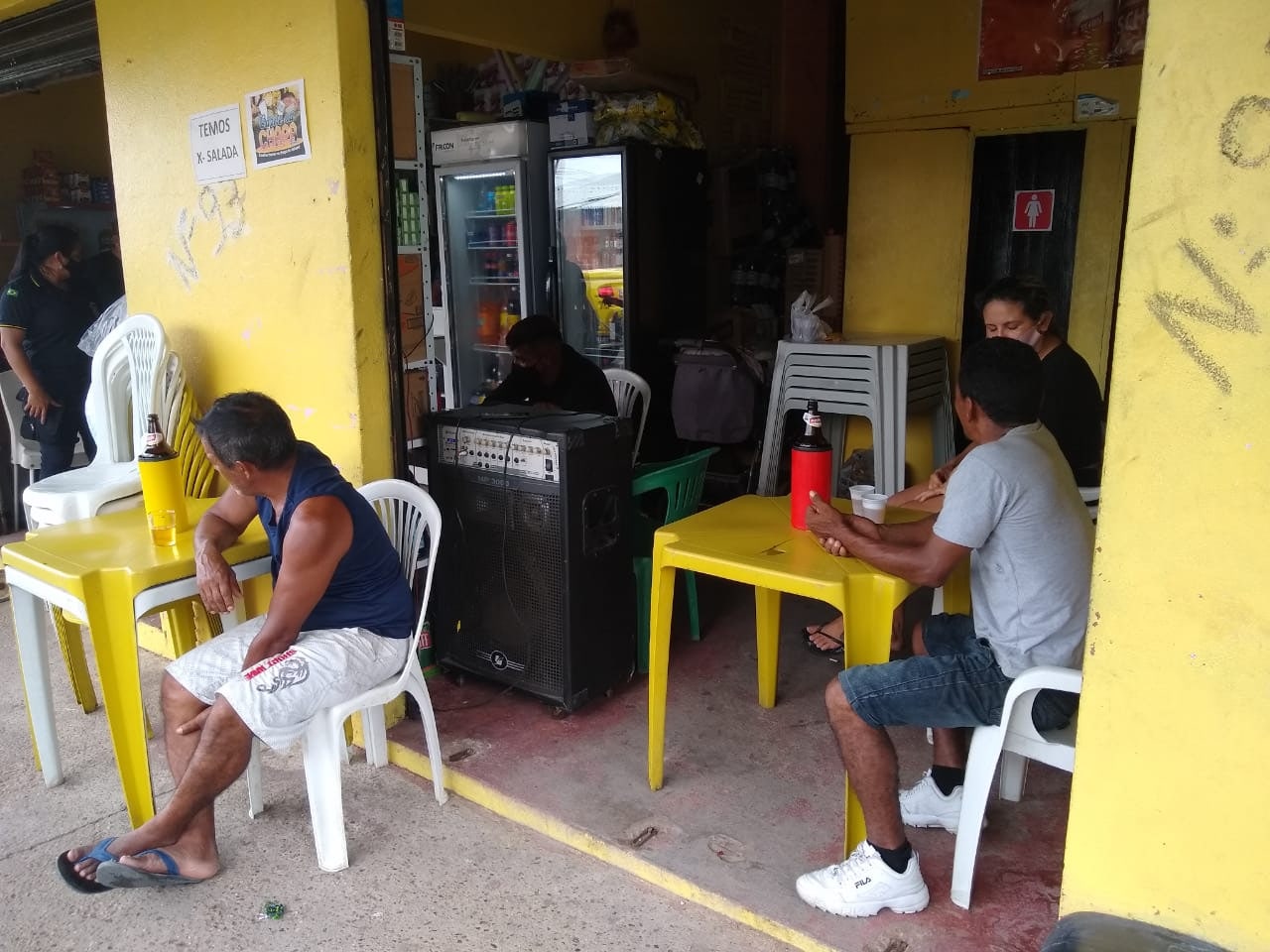 Bares são fechados e clientes são presos durante Lei Seca em Manaus 