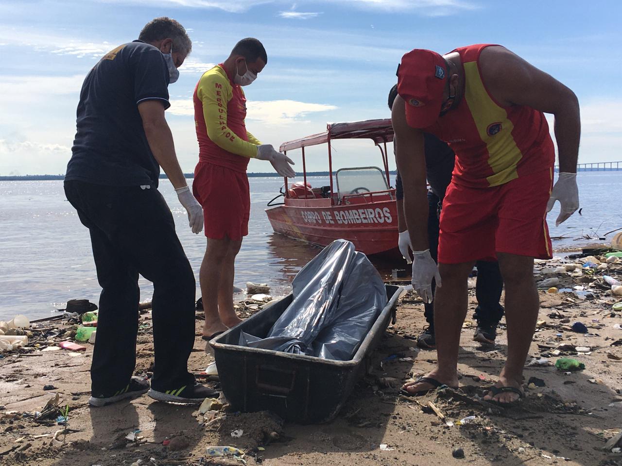 Grupo ignora decreto e jovem morre afogado na praia da Ponta Negra 
