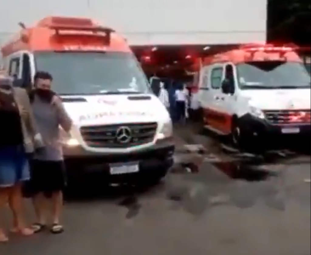 Vídeo mostra ‘congestionamento’ de ambulâncias no 28 de Agosto em Manaus
