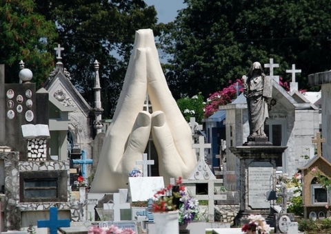 Cemitérios podem não abrir no Dia de Finados em Manaus