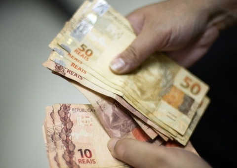 Prefeitura de Manaus anuncia data do pagamento do 13º salário; veja data