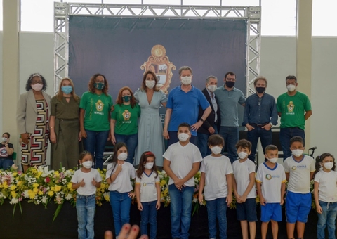 Arthur Neto anuncia pagamento do Fundeb para professores de Manaus 