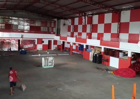 Escola de Samba 'A Grande Família' diz que é contra Carnaval 2021 em Manaus