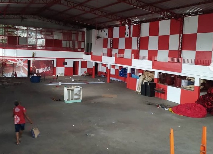 Escola de Samba 'A Grande Família' diz que é contra Carnaval 2021 em Manaus