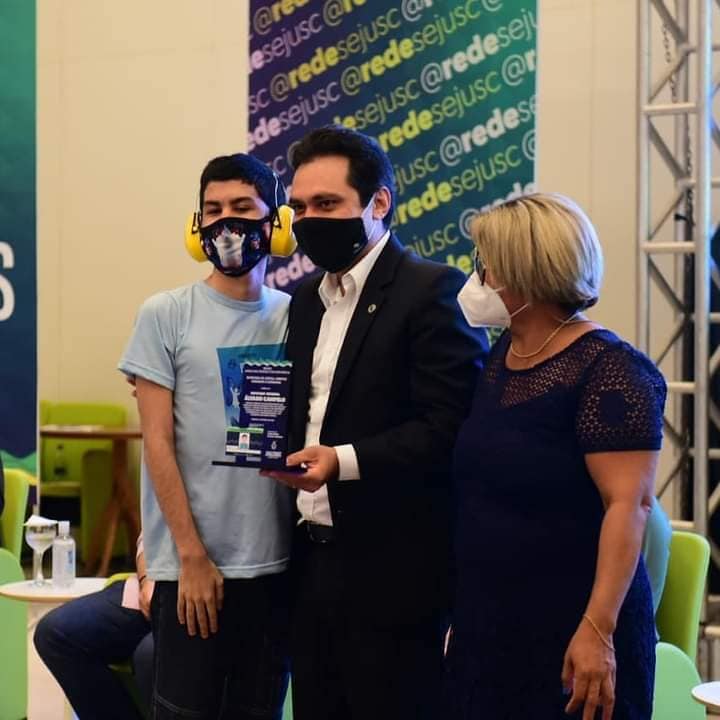 Primeiras 600 carteiras da pessoa com deficiência são entregues no Amazonas