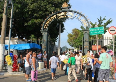 População deve evitar aglomerações em cemitérios de Manaus