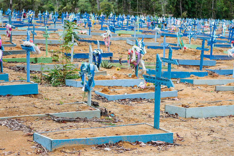 Oito são sepultados em Manaus de morte por covid-19, no domingo